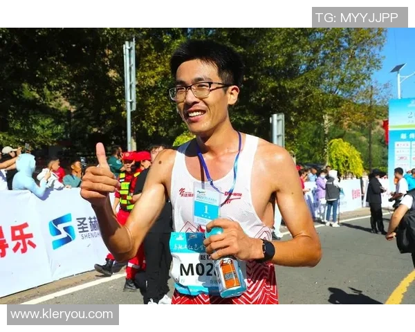 中国马拉松赛再创佳绩 参赛人数创新高 打破历史纪录引发全民健身热潮